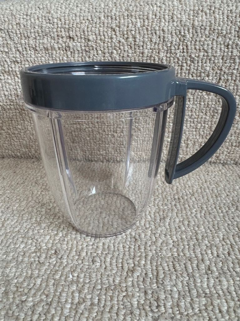 Nutribullet New Cup/Jug Approx 5 inches Tall From Clean Smoke and Pet Free Home