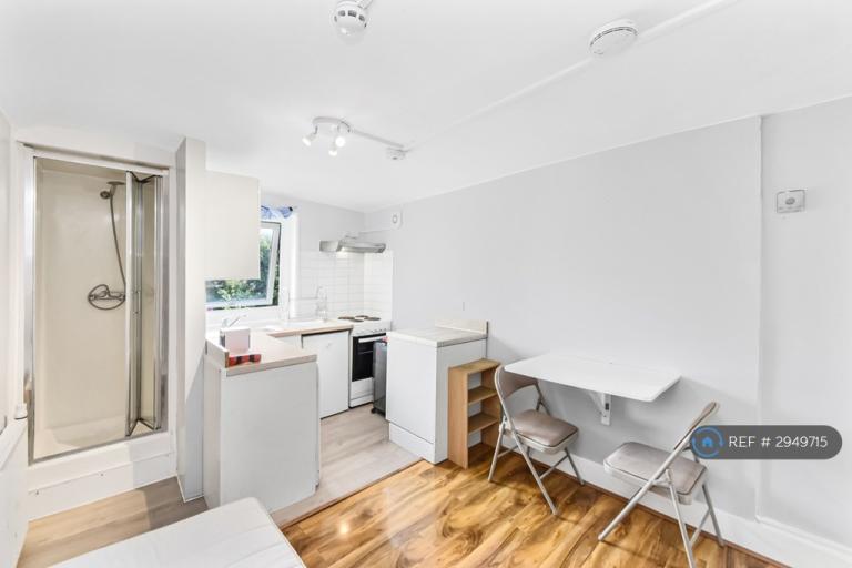 Studio flat in Fairbridge Road, London, N19 (#2949715)