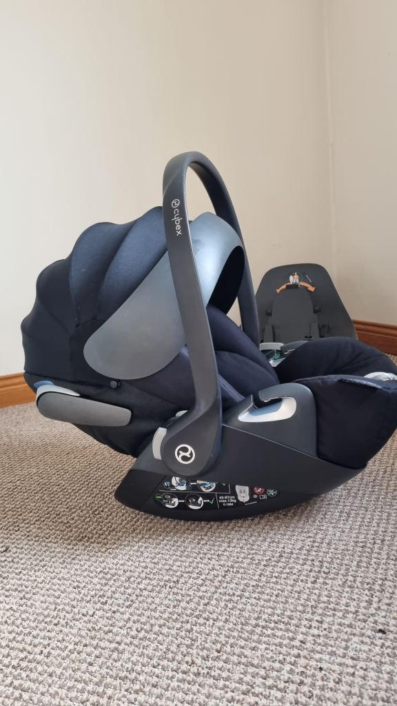 Cybex cloud z i-size carseat & isofx base