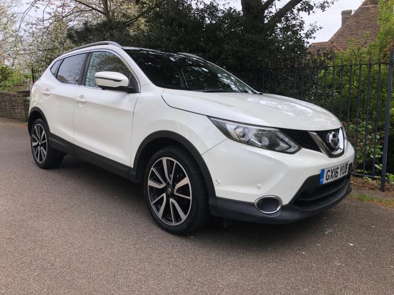 2016 Nissan Qashqai 1.6 dCi Tekna 5dr Xtronic HATCHBACK Diesel Automatic