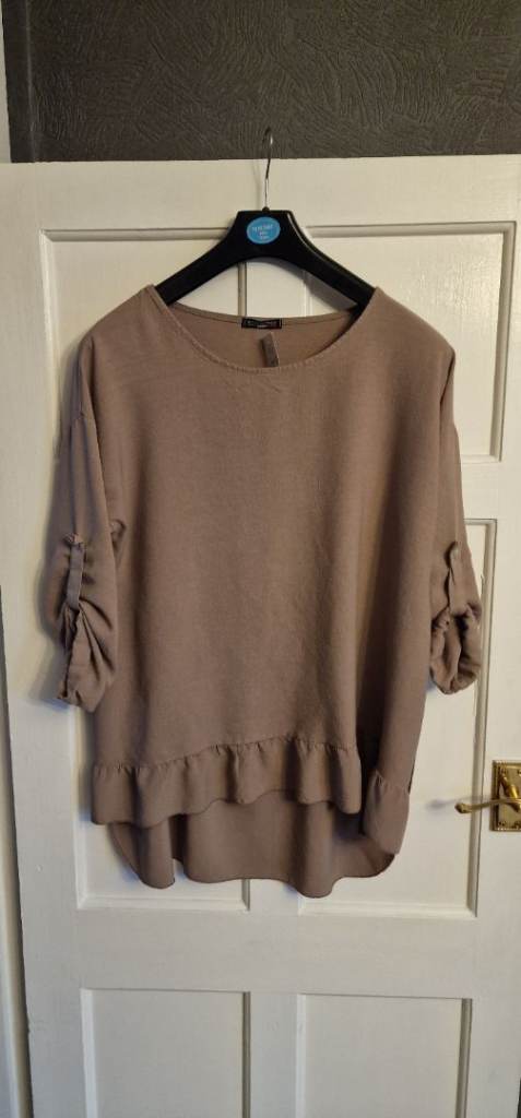 Women's Top with Ruffle