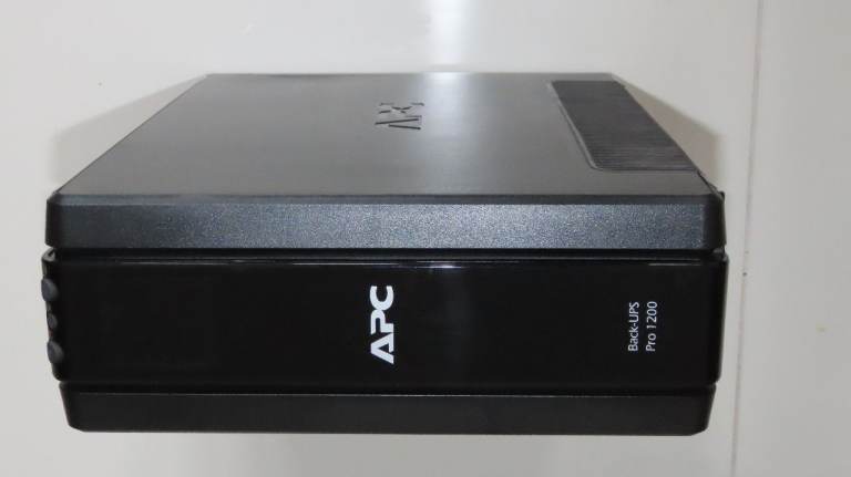APC Back-UPS Pro 1200VA BR1200GI Battery Power Supply Home Office Computer Network Surge Protector