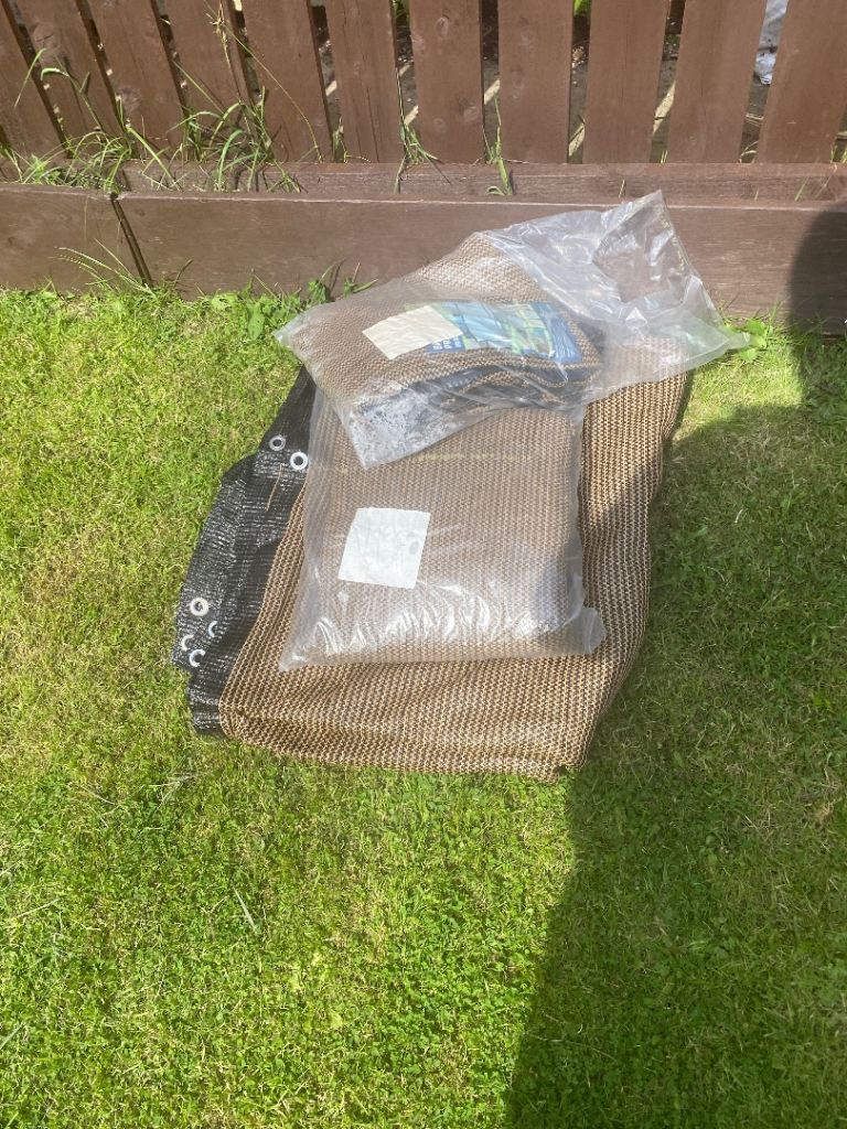 Fence screen approx 18 meters 