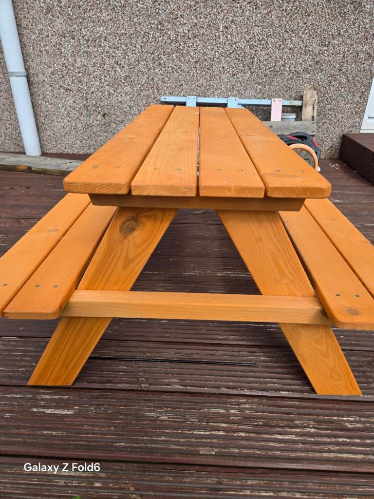 Kids garden bench/table