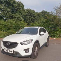 White Mazda Model : CX-5