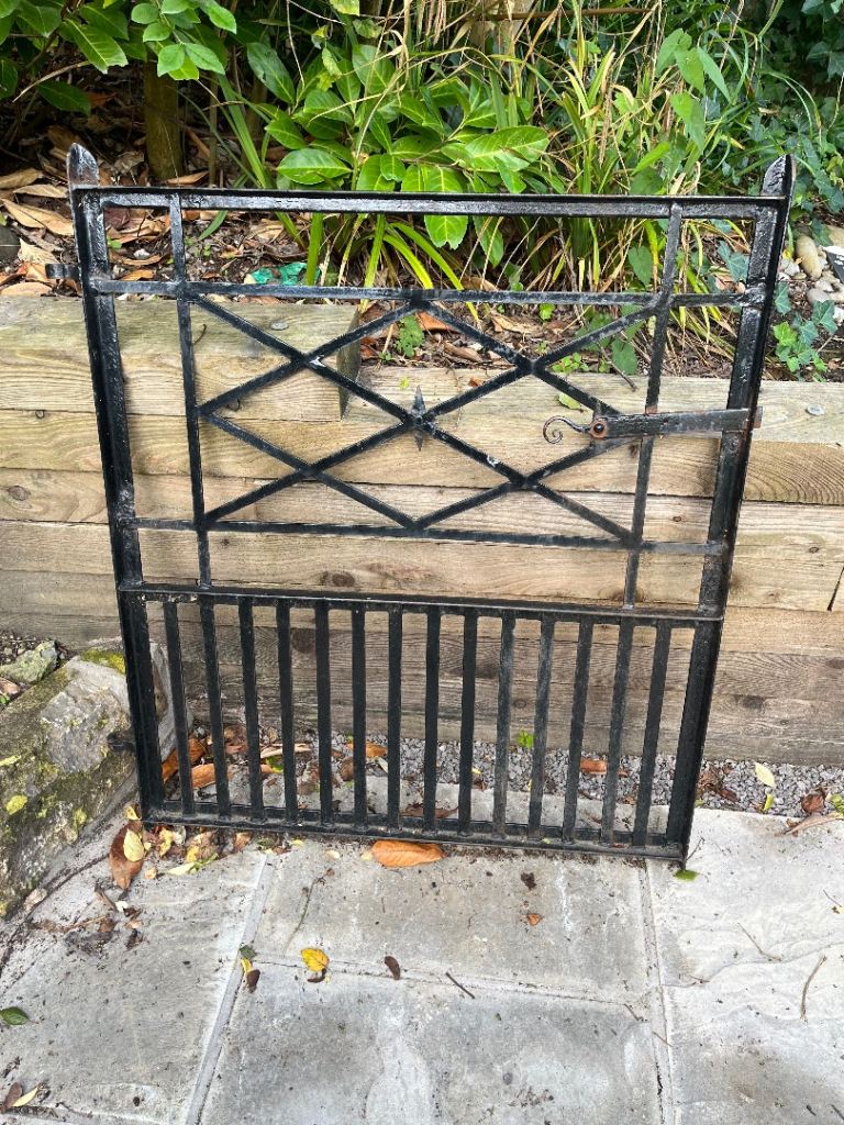 Large Heavy Iron Black Metal Garden Entry Gate 3ft 6” High by 3ft 2” Wide / 106cm x 96cm
