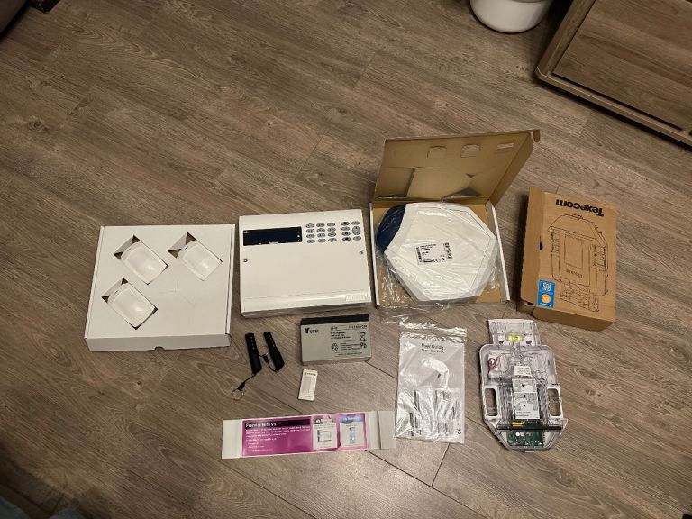 Texecom Premier Elite 64-W LIVE Wireless Alarm System Kit – Complete | Excellent Condition