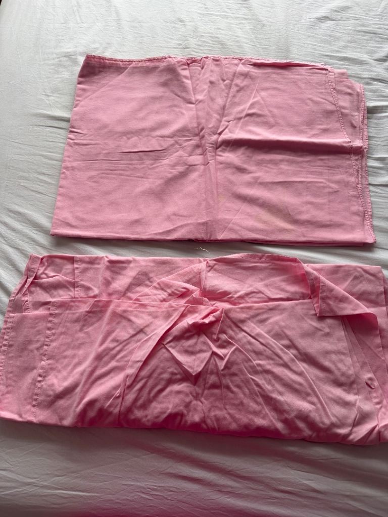 Single bed fitted and flat sheet