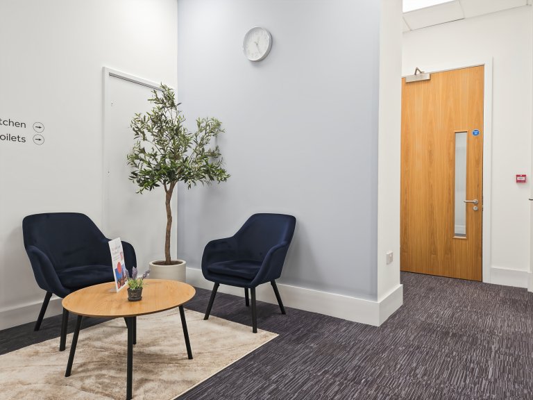 Liverpool - L79NJ \ Small Office Space for 1 Person