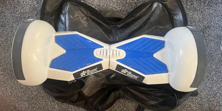 Breezeboard pro Bluetooth Hoverboard – Like New. Alloy Wheels and new tyres. Case & Charger Included