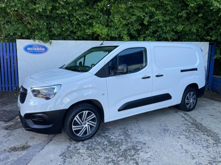 2021 Vauxhall Combo 2300 1.5 Turbo D 100ps H1 Dynamic LWB Diesel Van In White PANEL VAN Diesel Ma...
