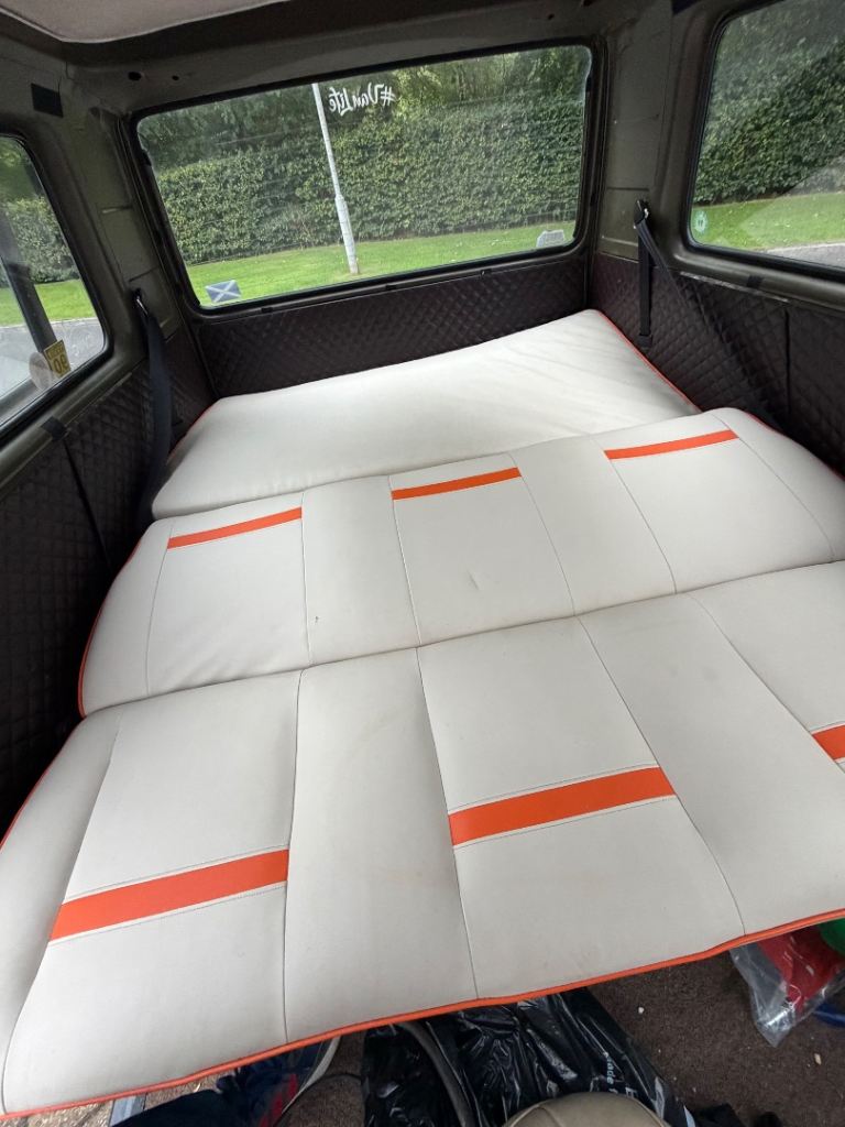 VW t25 rock and roll bed