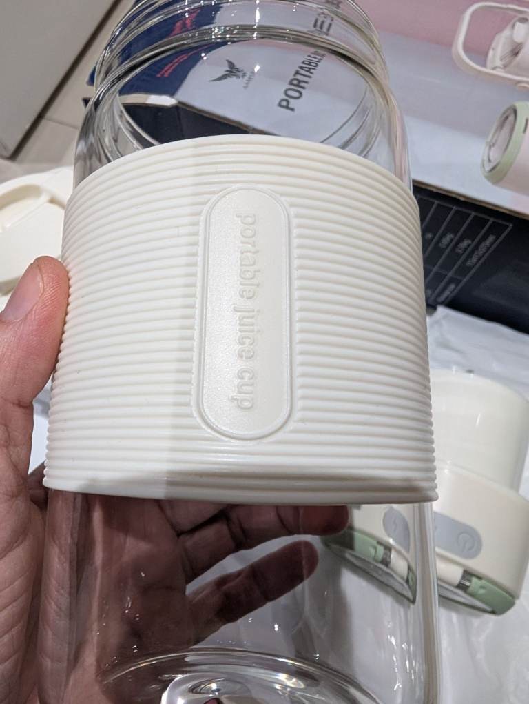 Aamsrak Portable Juicer 380ml Cordless - Shakes Smoothies Juices on the Go - New