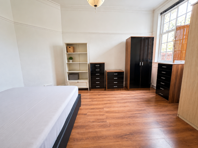 1 BEDROOM FLAT IN STREATHAM - GROUND FLOOR + GARDEN