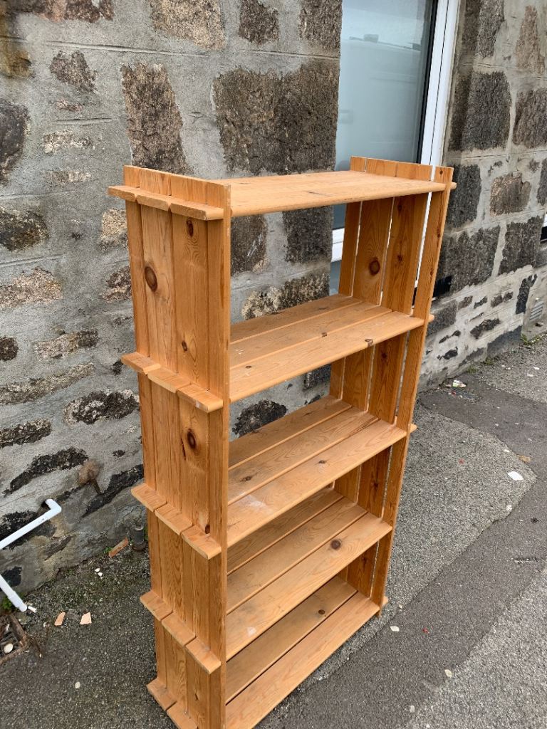 Freestanding pine bookcase/ bookshelf