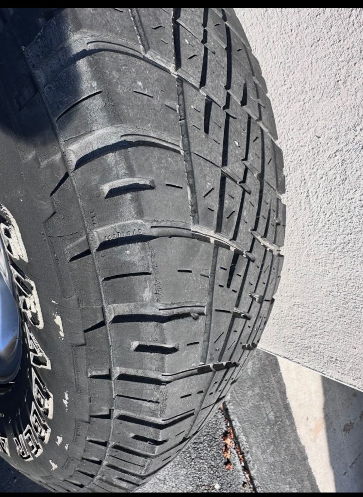 Landie 110 Original wheels tyres 