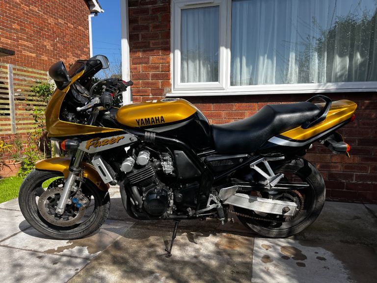 Yamaha FZS600 Fazer 2001 Gold Sport Touring, 16,700 Miles, MOT March 2027