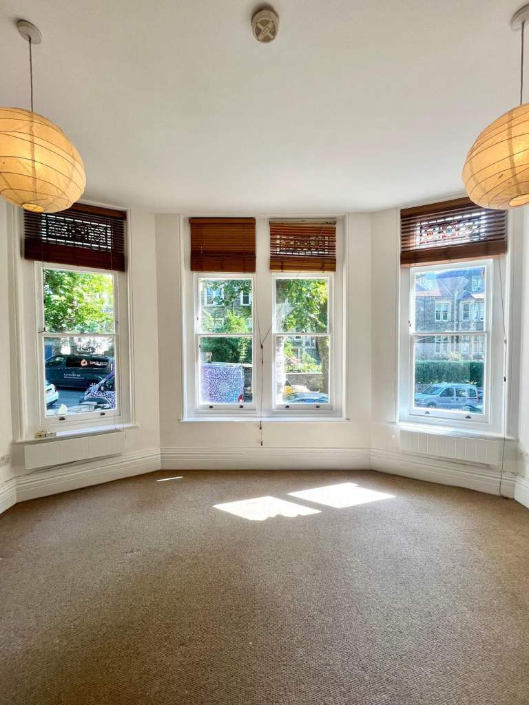 1 Bed Ground Floor Flat Redland | No Agent fees  | £1,000 PCM | Available Now