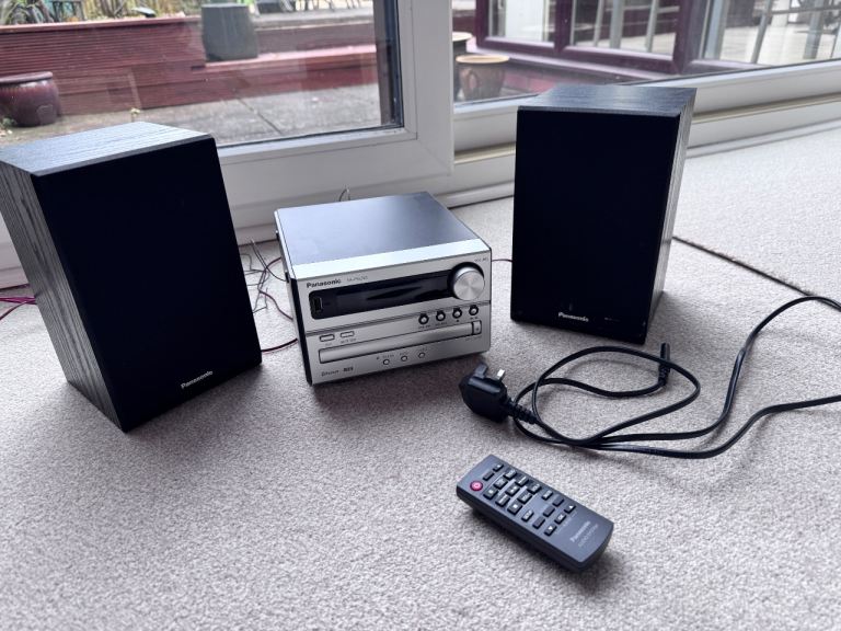 Panasonic Compact Stereo System with Speakers and Remote