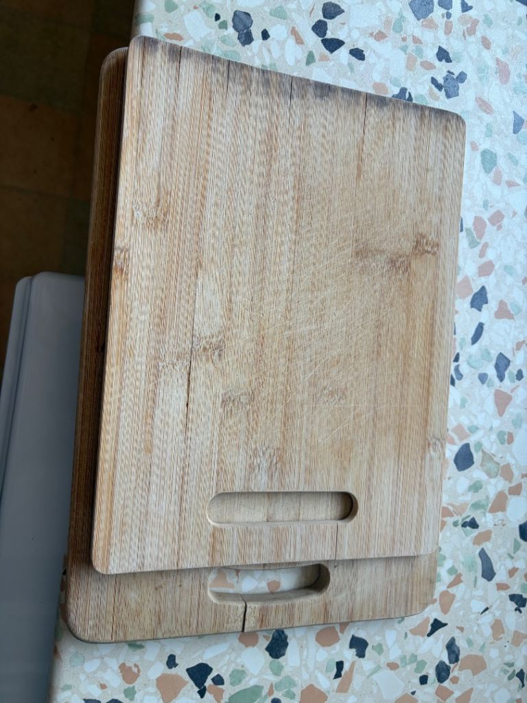 FREE Chopping board x 2