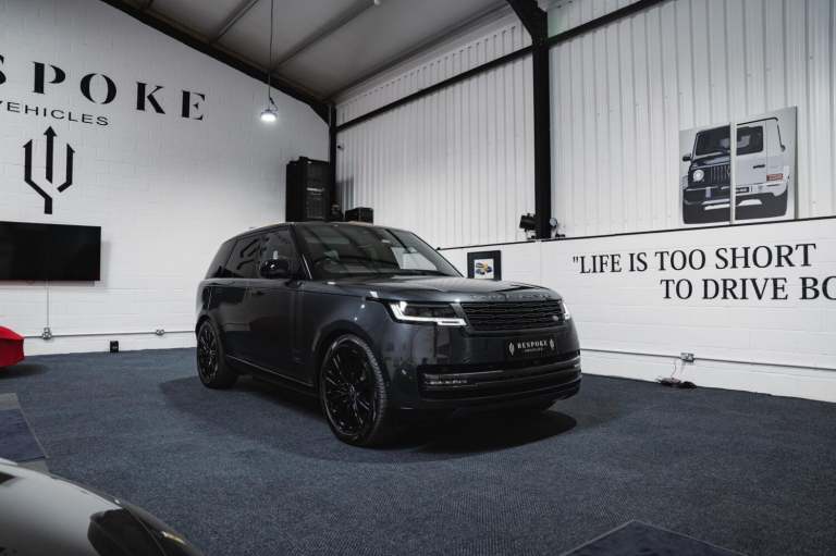 LAND ROVER RANGE ROVER 3.0 P550e 38.2kWh Autobiography 2024