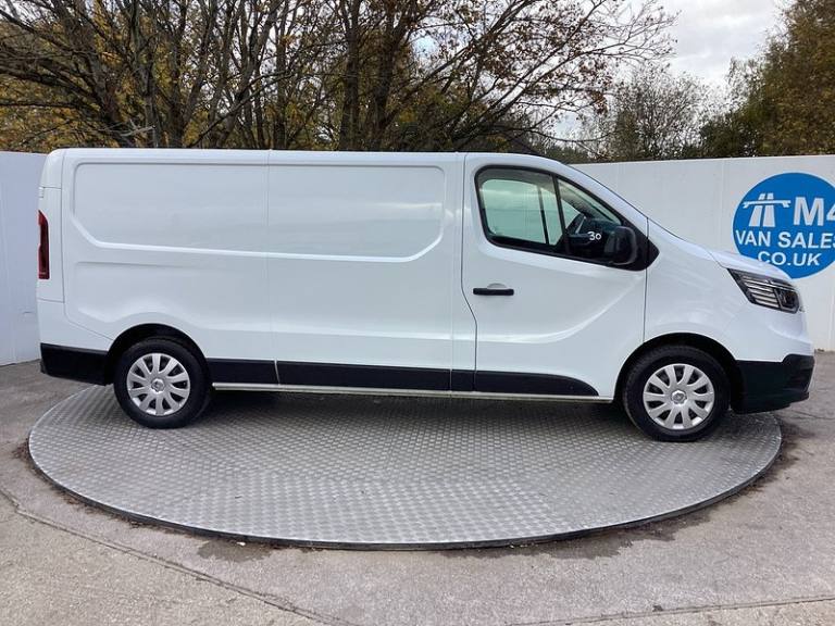 2022 Renault Trafic dCi Blue LL30 Business+ LWB L/R A/C Euro 6 LWB Panel Van Diesel Manual