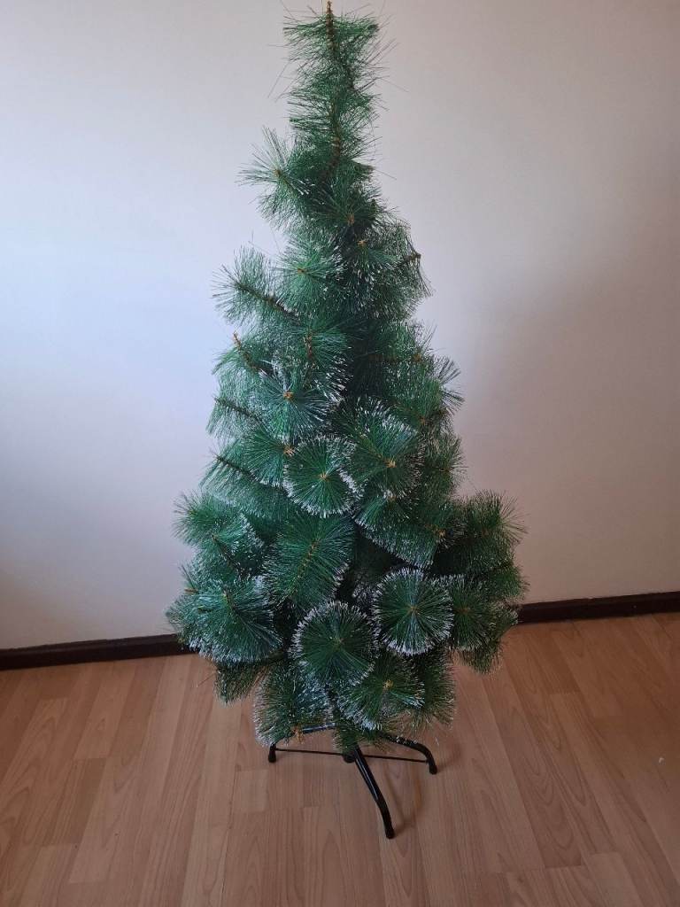 Artificial 4ft Christmas tree