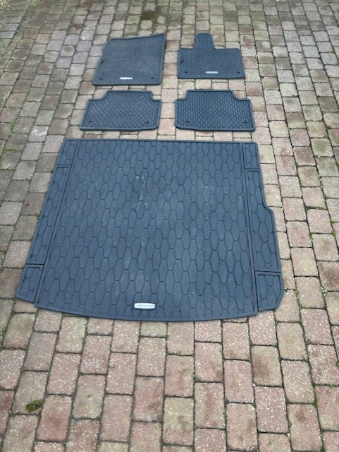 Jaguar IPace Full Set of Rubber Mats