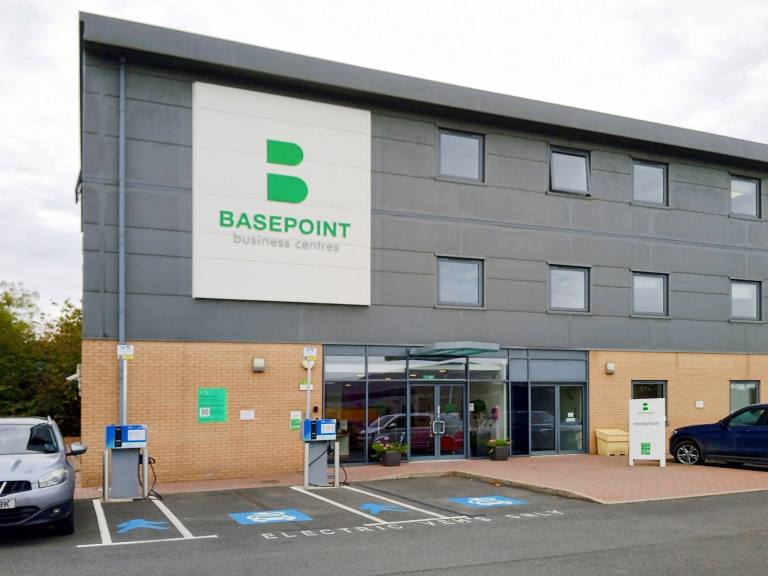 Evesham - WR11 1GP \ Fully Furnished Office for 2 Workstations