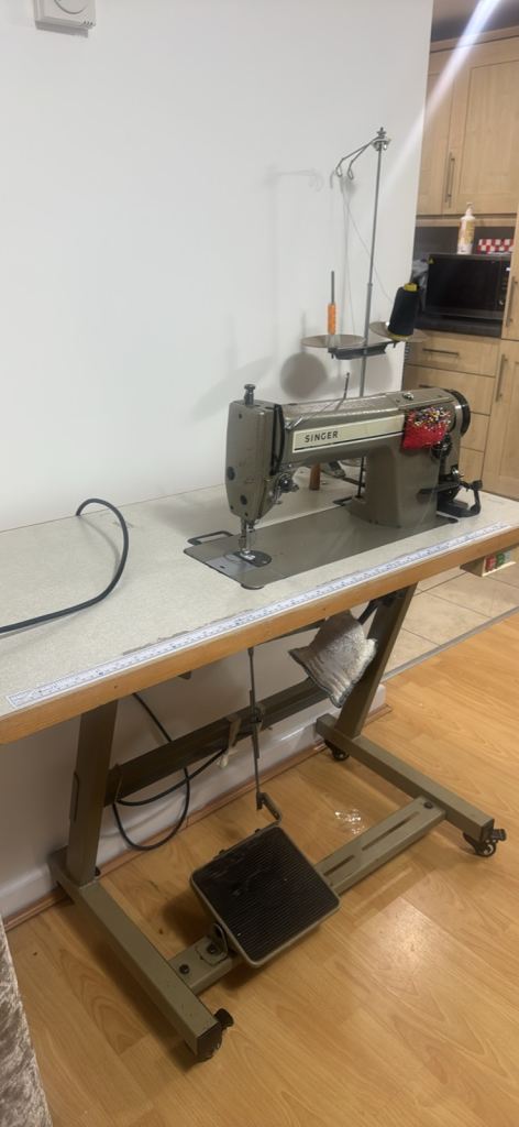 singer sewing matchine fully working condition 