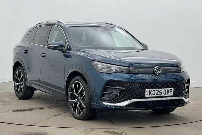 2025 Volkswagen Tiguan 2.0 TDI R-Line 5dr DSGÃ¢Â­Â IQ Light, Sunroof, Info &amp; Driver Assistan...
