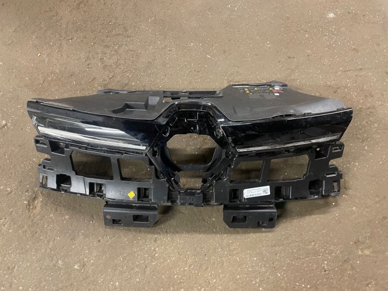 RENAULT MEGANE E-TECH FRONT BUMPER RAIL REINFORCEMENT  & GRILL (2022-2025) 