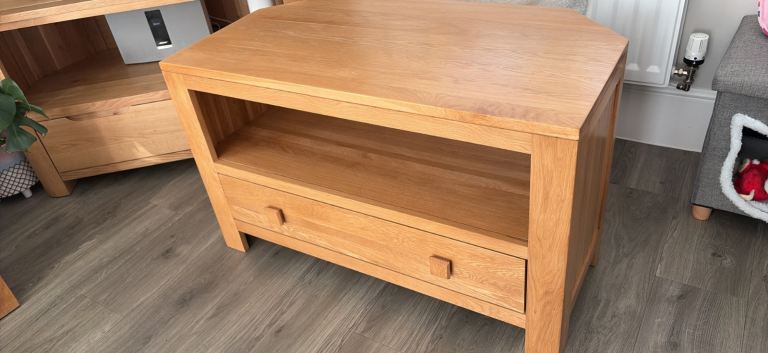 Solid Oak TV unit cabinet corner 