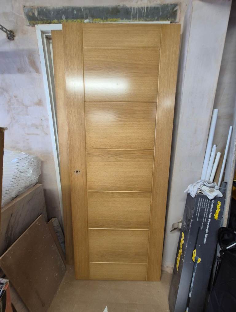 Solid Oak Door for Sale – Top Quality & Excellent Condition