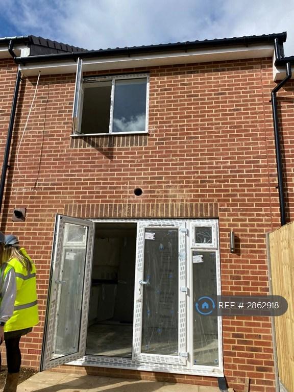 2 bedroom house in Caesar Walk, Blandford, DT11 (2 bed) (#2862918)
