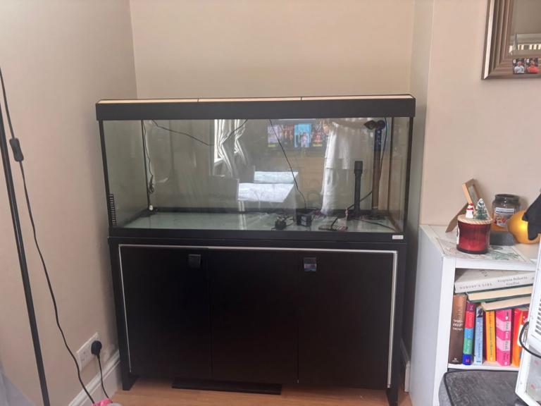 Aquarium + matching black cabinet 
