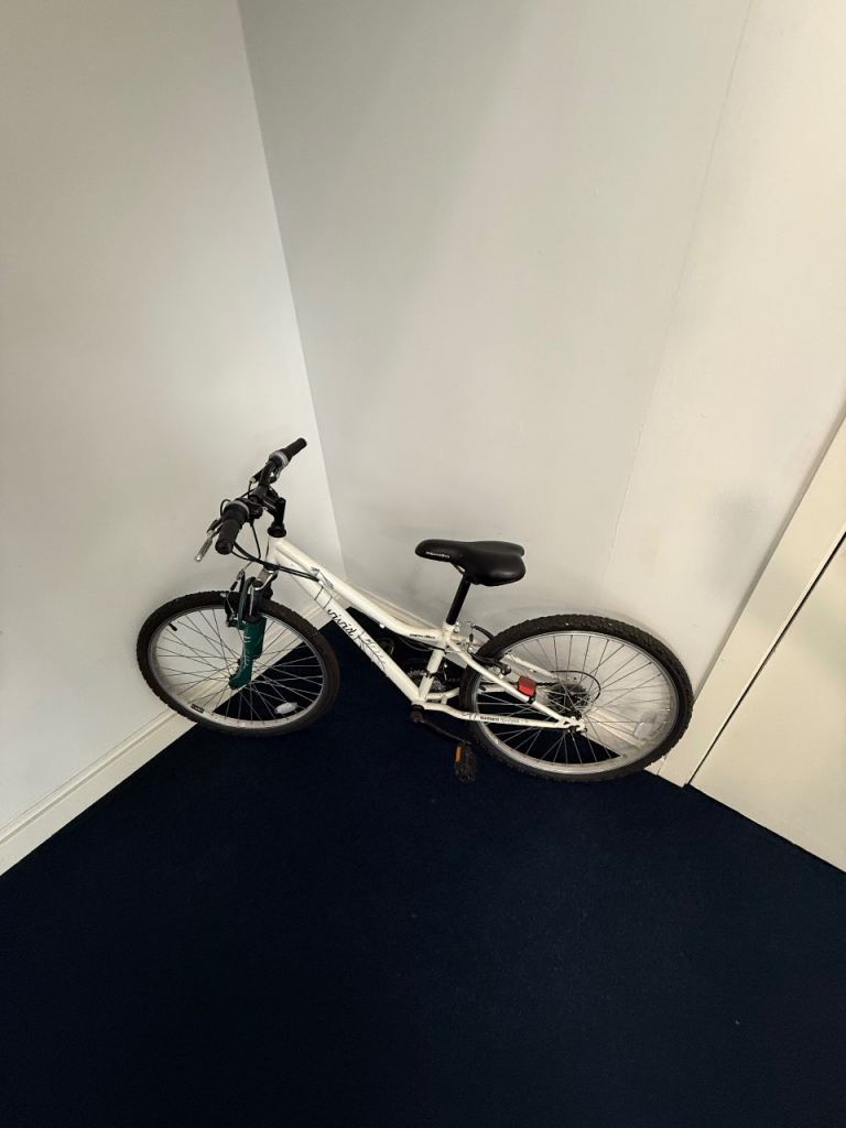 White Apollo bike 