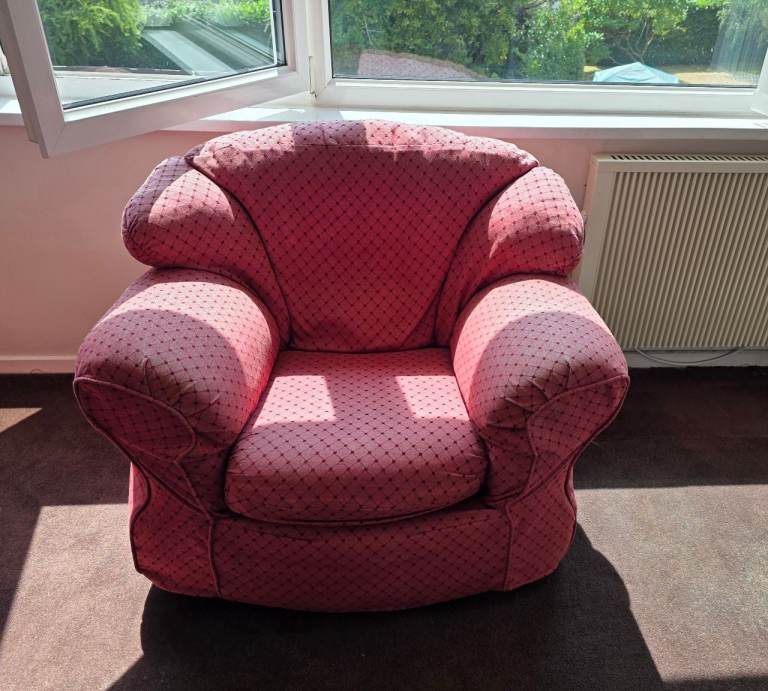 Cosy Red Armchair – Used Condition FREE TO COLLECTOR 