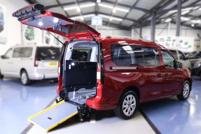 2026(26) Ford Tourneo Grand Connect 2.0 Titanium 5 Seat Wheelchair Access Auto  