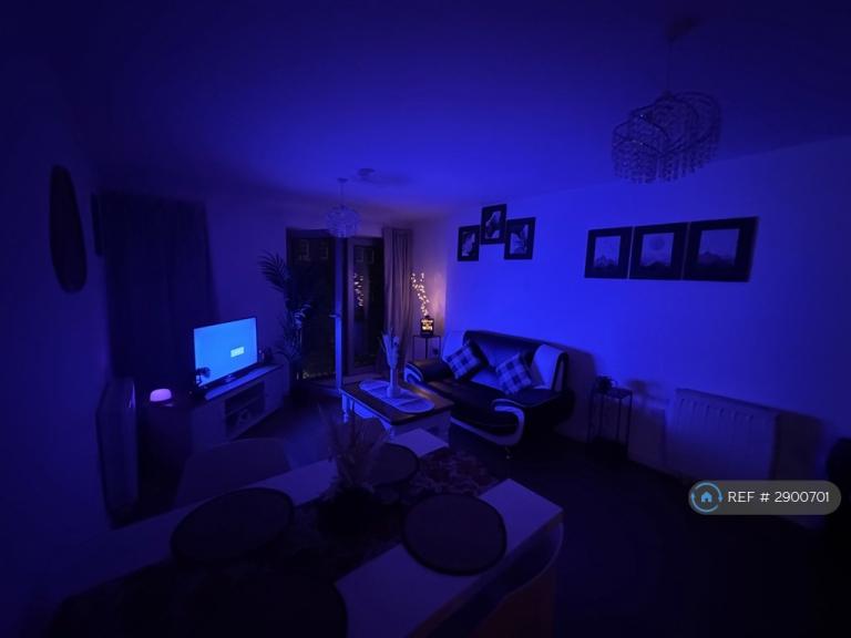 2 bedroom flat in Admiralty Road, Portsmouth, PO1 (2 bed) (#2900701)