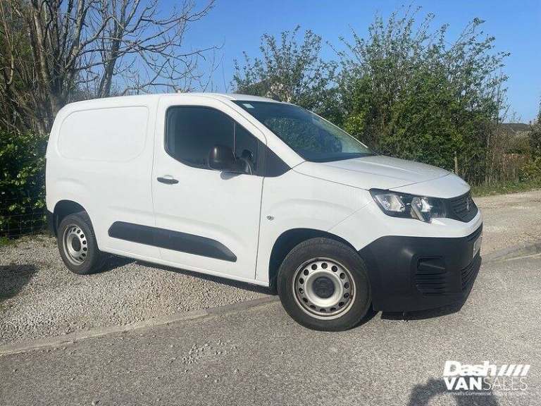 2023 Peugeot Partner 1000 1.5 BlueHDi 100 Professional Premium + Van PANEL VAN DIESEL Manual