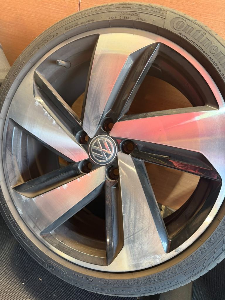 VW golf mk7.5 genuine Milton Keynes gti alloys 