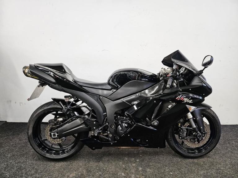 KAWASAKI ZX6R ** TWO BROTHERS EXHAUST - TAIL TIDY - MOT MAY 2027 **