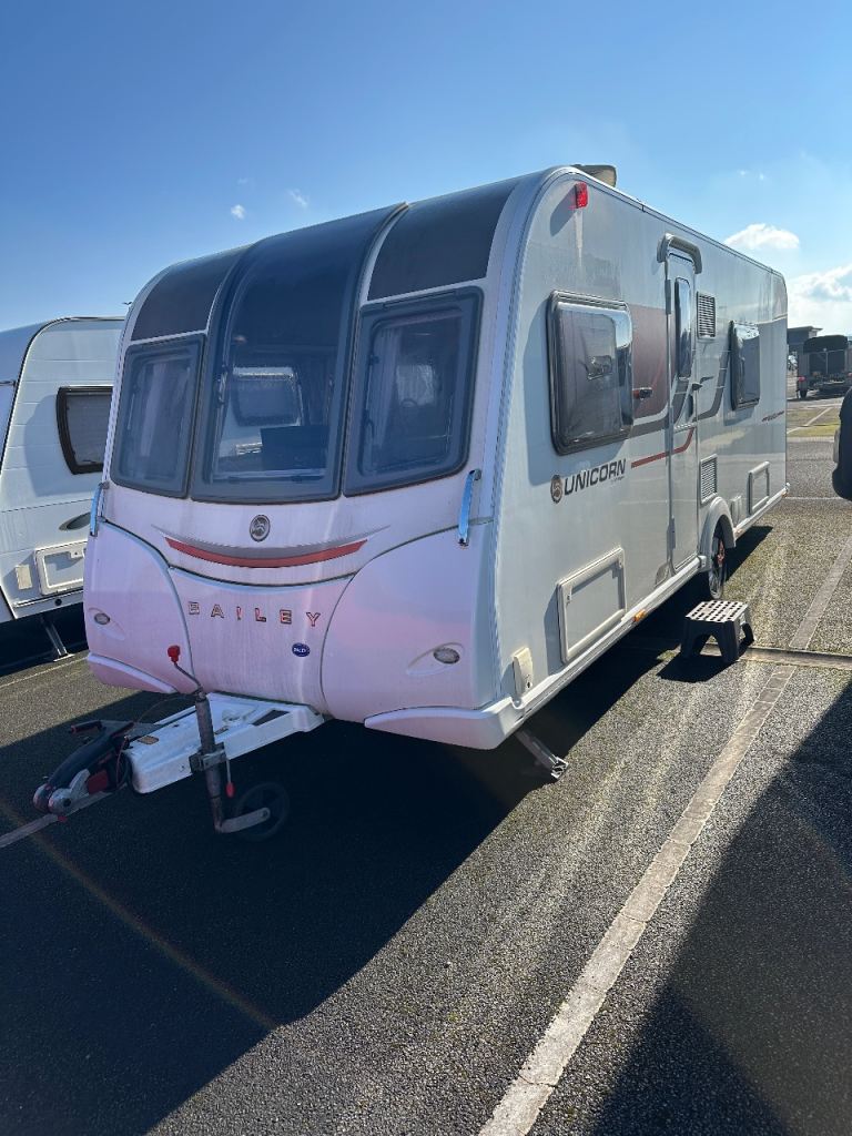 Bailey Unicorn Valencia 4 birth fixed bed