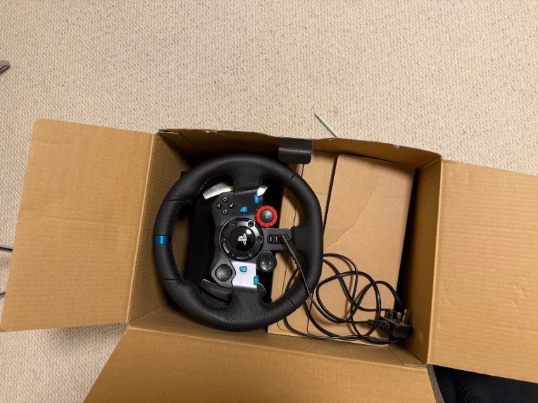 Logitech G29 Driving Force Steering Wheel and Pedals