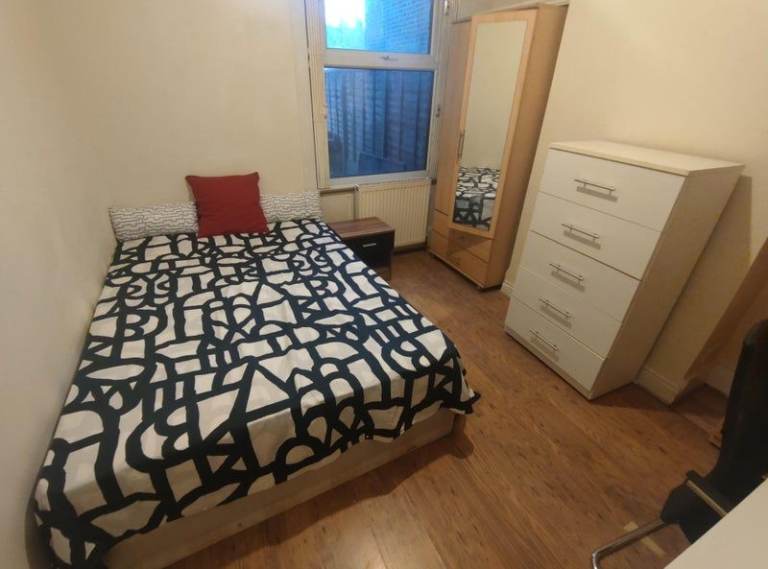 🏠 Double Room in White Hart Lane (Near Stadium) | Bills Inc | 1 Room 🖤