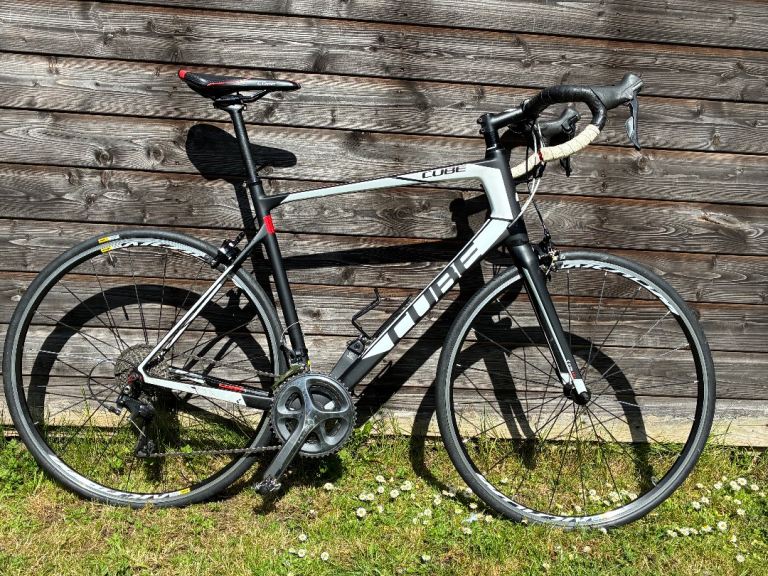 Cube Attain Carbon Road Bike - 60cm Frame (Large)
