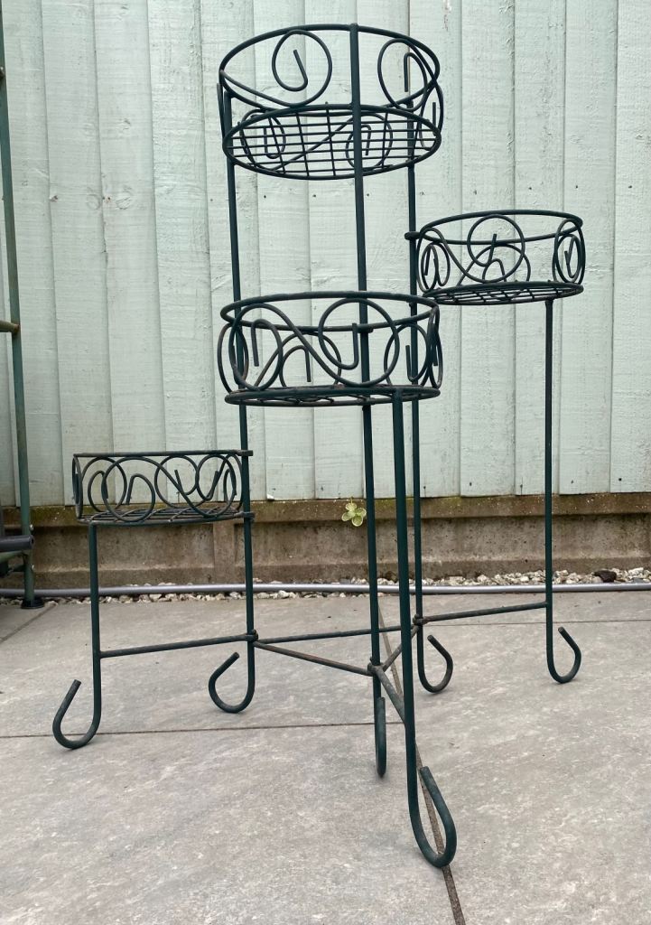 PLANT STAND 4-TIER METAL ADJUSTABLE AND FOLDS TO STORE