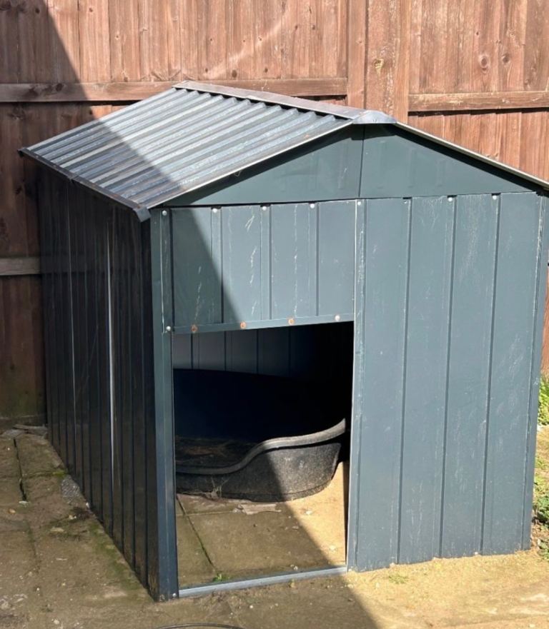 Atticus doghouse 