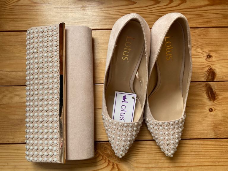 Lotus size 4 - new shoes and clutch